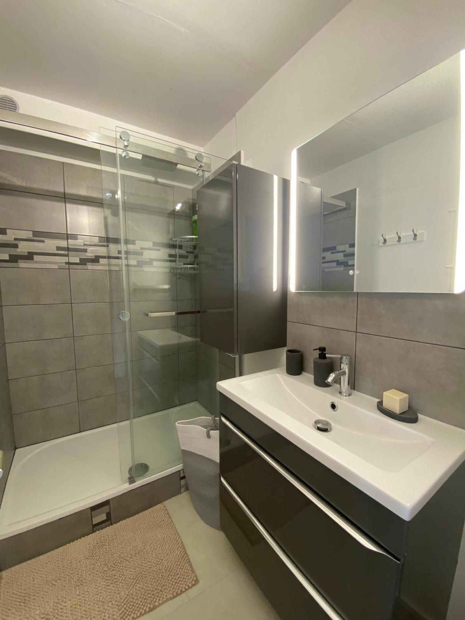 Etablissement 3 Etoiles Avec Ascenseur, 3 Appartements Lumineux Vue Port Avec Balcon, 200M De La Mer, Wifi Fibre, Tous Service Inclus Διέππη Εξωτερικό φωτογραφία