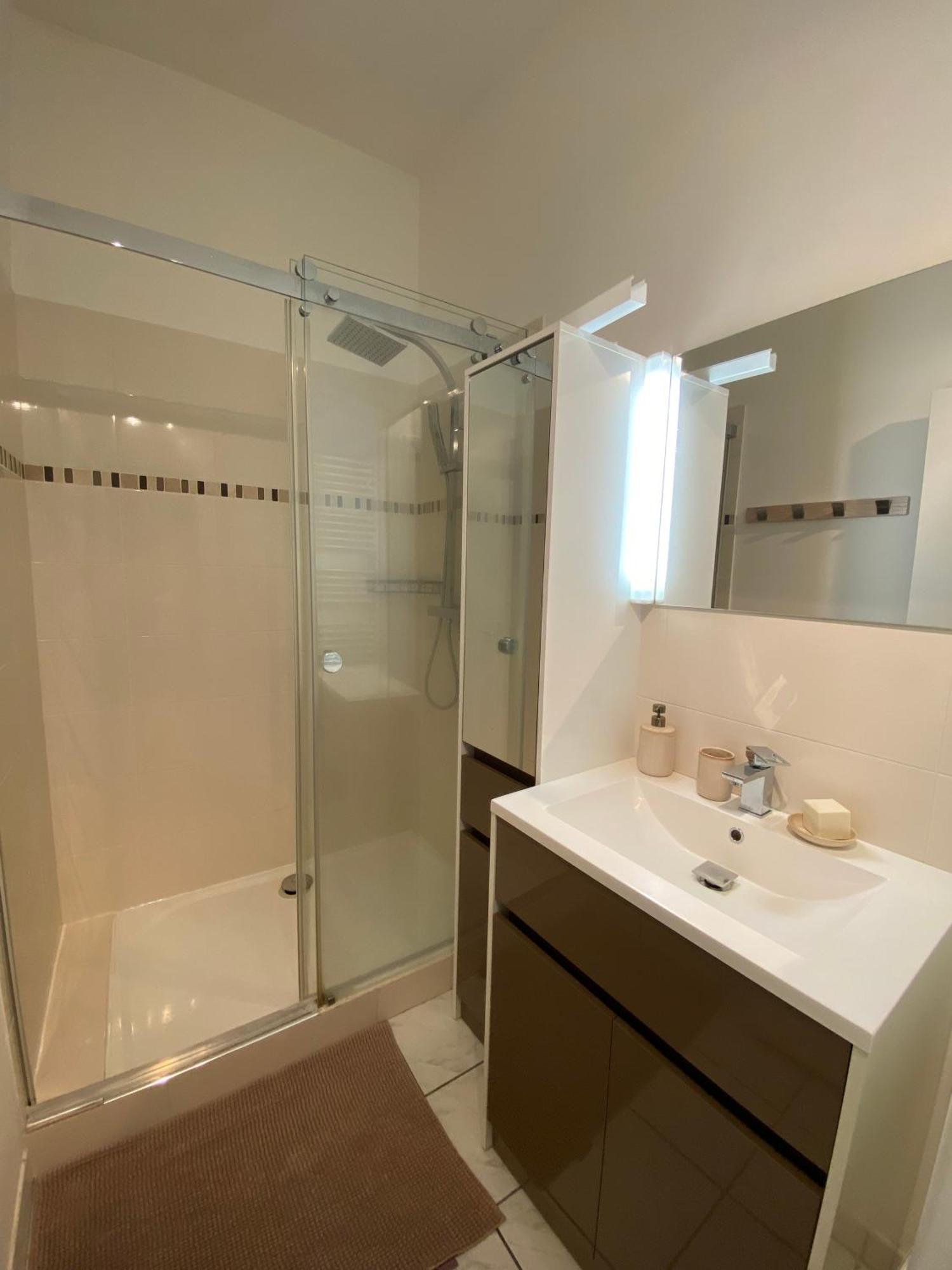 Etablissement 3 Etoiles Avec Ascenseur, 3 Appartements Lumineux Vue Port Avec Balcon, 200M De La Mer, Wifi Fibre, Tous Service Inclus Διέππη Εξωτερικό φωτογραφία