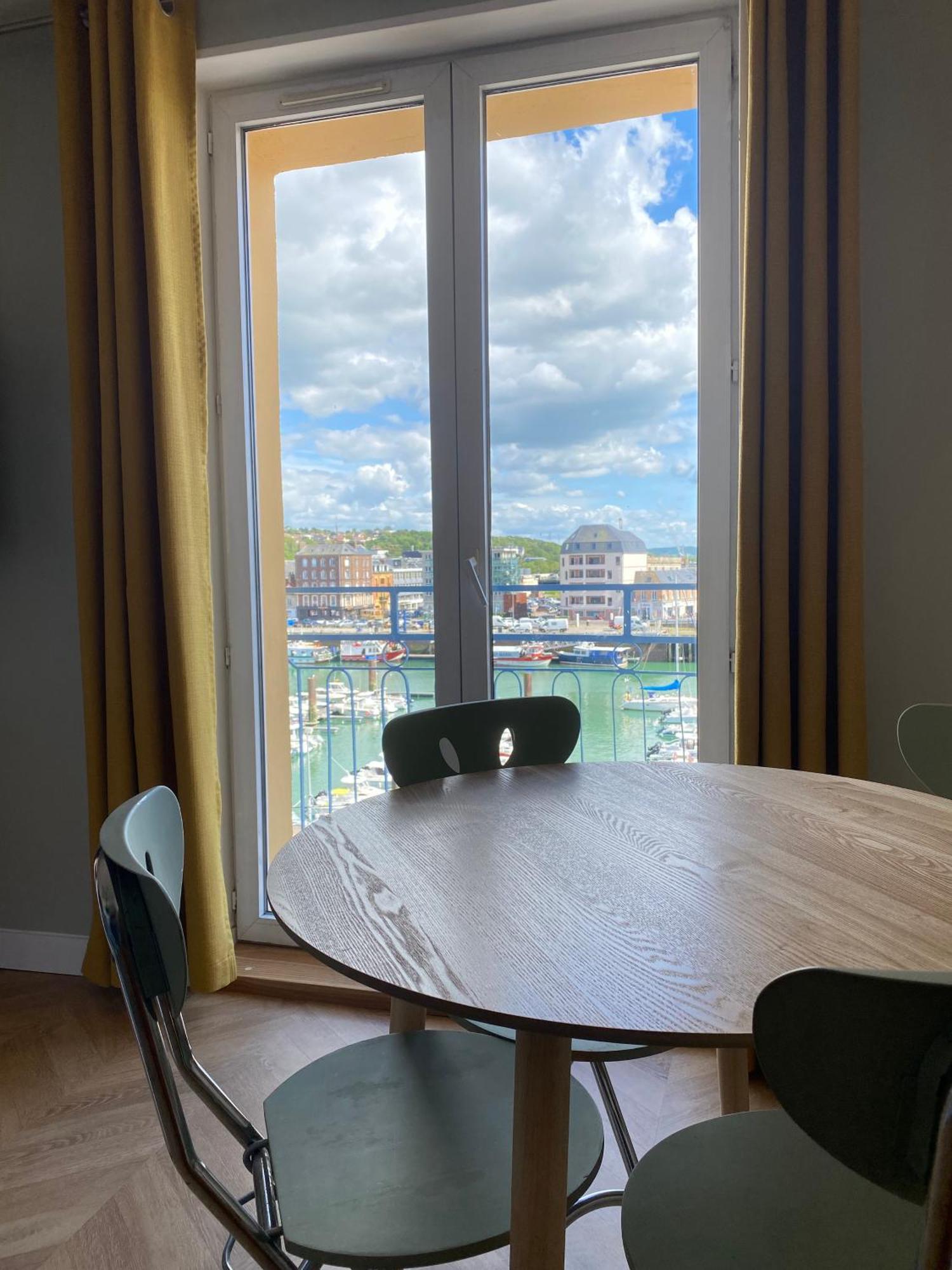 Etablissement 3 Etoiles Avec Ascenseur, 3 Appartements Lumineux Vue Port Avec Balcon, 200M De La Mer, Wifi Fibre, Tous Service Inclus Διέππη Εξωτερικό φωτογραφία