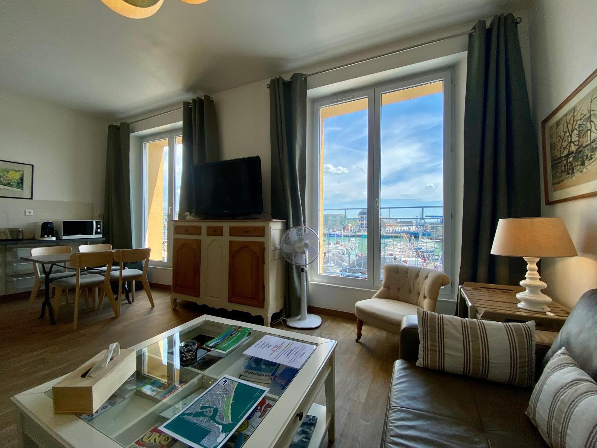 Etablissement 3 Etoiles Avec Ascenseur, 3 Appartements Lumineux Vue Port Avec Balcon, 200M De La Mer, Wifi Fibre, Tous Service Inclus Διέππη Εξωτερικό φωτογραφία